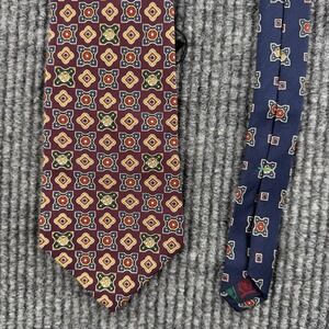 Tommy Hilfiger Neck Tie Navy Burgundy Geometric Medallion Silk Classic Designer